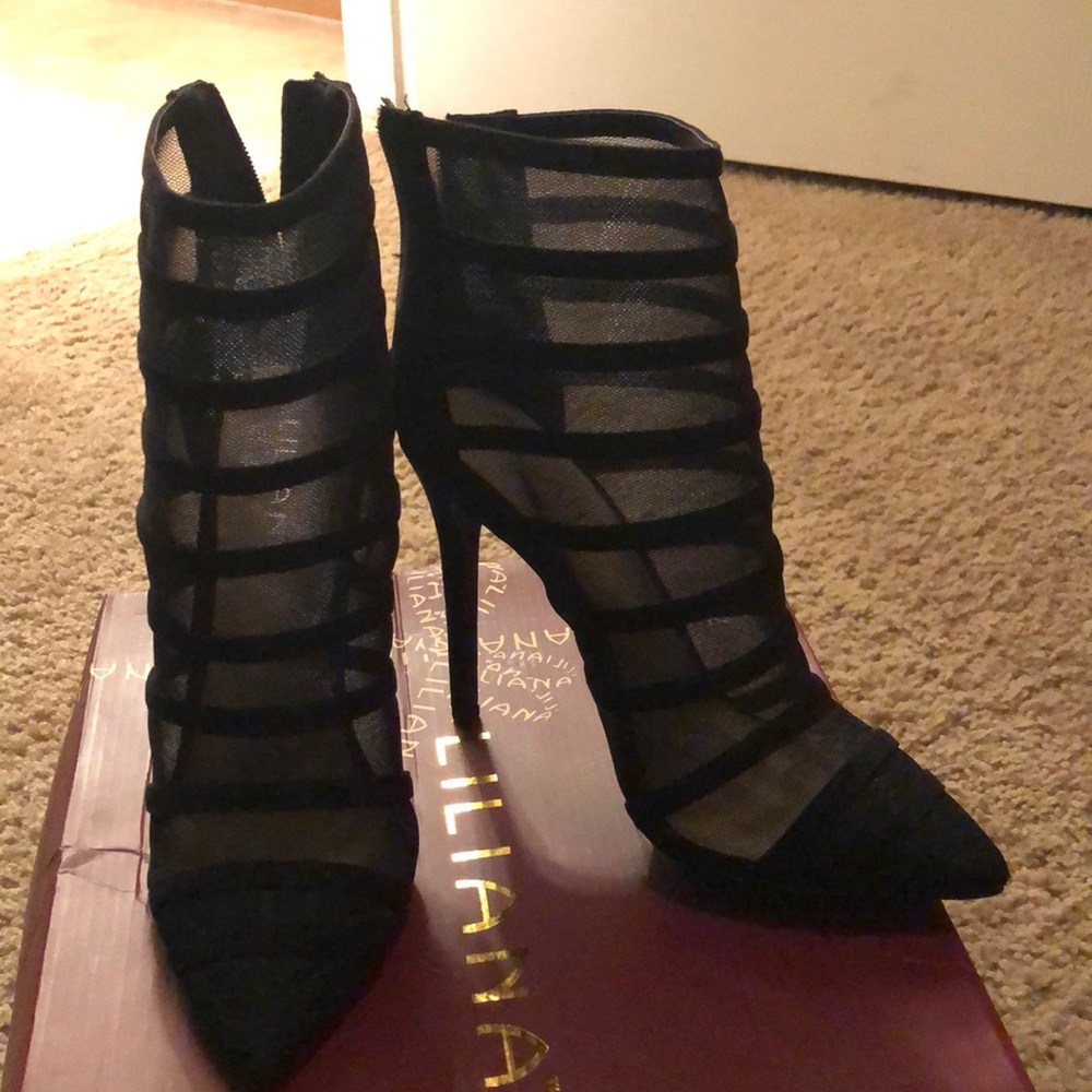 Black Heels 👠 never worn